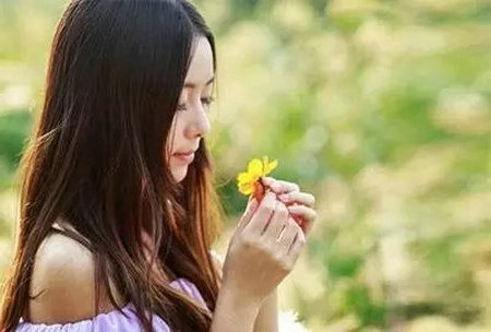 一个爱自己的女人,才有底气接纳别人的爱