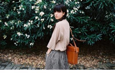 微信朋友圈伤感说说男 笑这个世界太假，笑自己太蠢