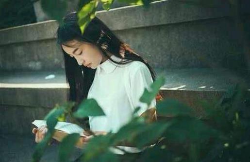 曾经关系很好的朋友 形容朋友变陌生的成语