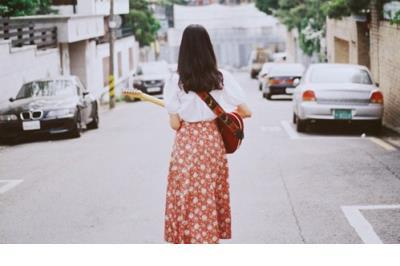 异地恋伤感说说看完哭了那种 除了用笔,我认为