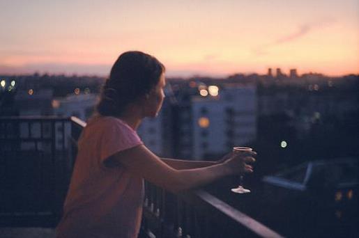 背负太多的压力的佳句 亲人去世的心情句子短