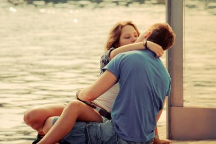 形容难过的句子和图片 形容心痛流泪的句子