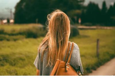 表示难受的一句话 用一句话表达开学的心情