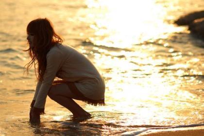 山顶看日出的句子心情短语 清晨的阳光唯美句子