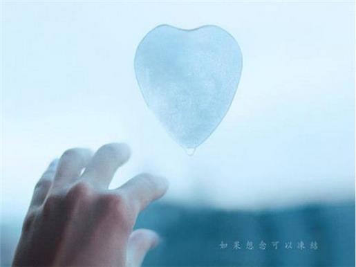 拥抱是幸福的涟漪，是甜蜜的表情