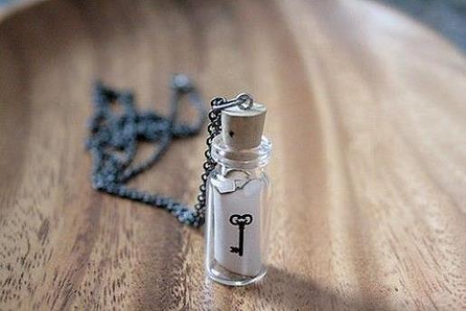 伤感签名女生短句子 关于2021年qq的签名