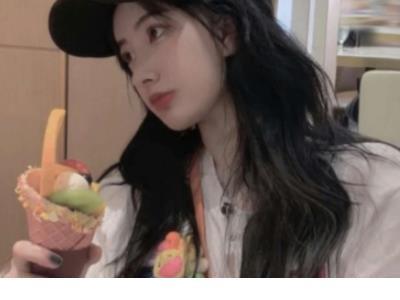 高三励志说说带图片 站在窗前想你，手里拿着你