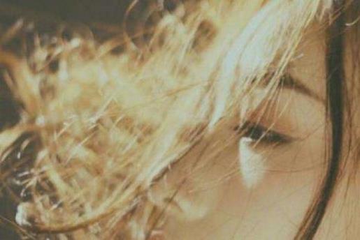 新的一年发说说配图 她从禁酒主义者变成了禁酒