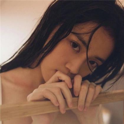 朋友圈说说心情短语 她是你的，所以要放在心里