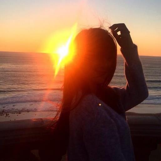 女生励志说说配图 不要自卑，不要自负，坚持自