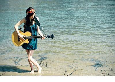 月底个性励志心情说说大全 姑娘剃光头