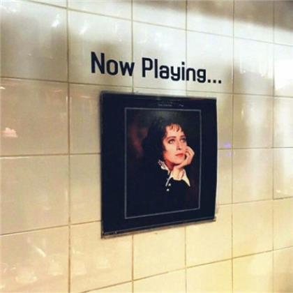 下雨天伤感心情短语 主动久了会很累，在乎久了