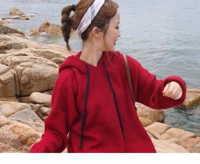 怼情侣秀恩爱的句子 夏天驱散了夜晚最后的乌云