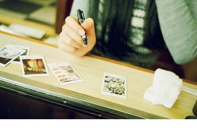 适合一个人的说说心情短语 睡前心情说说感悟生