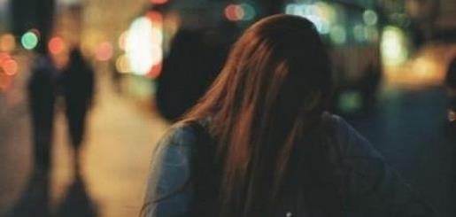 励志短句文字图片 时间在走，年龄在增长