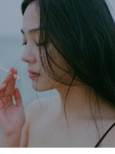 女生霸气个性签名短句 往骨里看,见骨髓