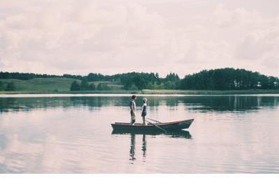 形容学业有成的祝福语 有时候，沉默的人造成的