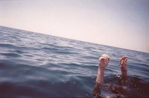 请离开我，因为我想要幸福