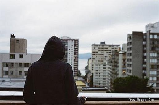 伤心的句子说说心情 感情说说很现实的句子