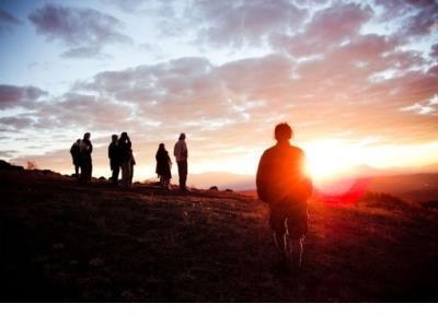 空间心情说说带图片 看到各种伤情的新闻特别残