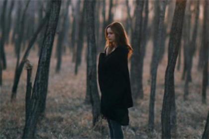 描写男生外貌的句子 动作描写的句子摘抄