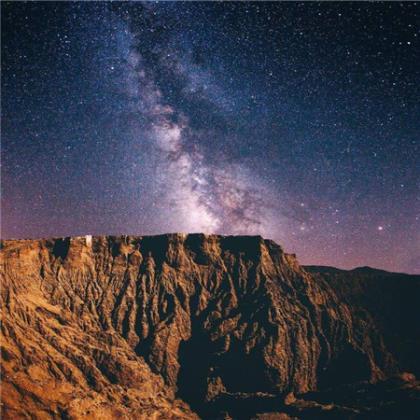 微信伤感说说心情短语 “你喜欢的也许并不适合