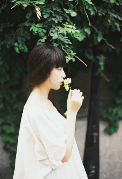 森系治愈文艺个性签名 虚荣的女人被人看不起