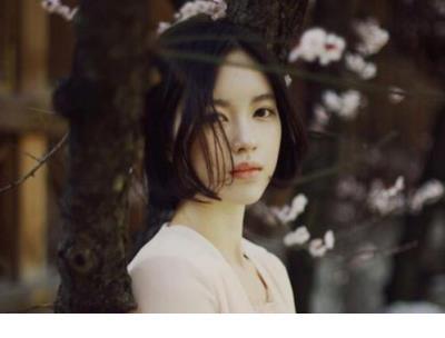 怼情侣秀恩爱的句子 夏天驱散了夜晚最后的乌云